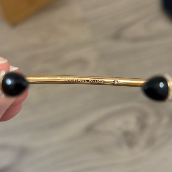 💎3/$50💎Michael Kors Dainty Bangle Bracelet - Picture 3 of 3